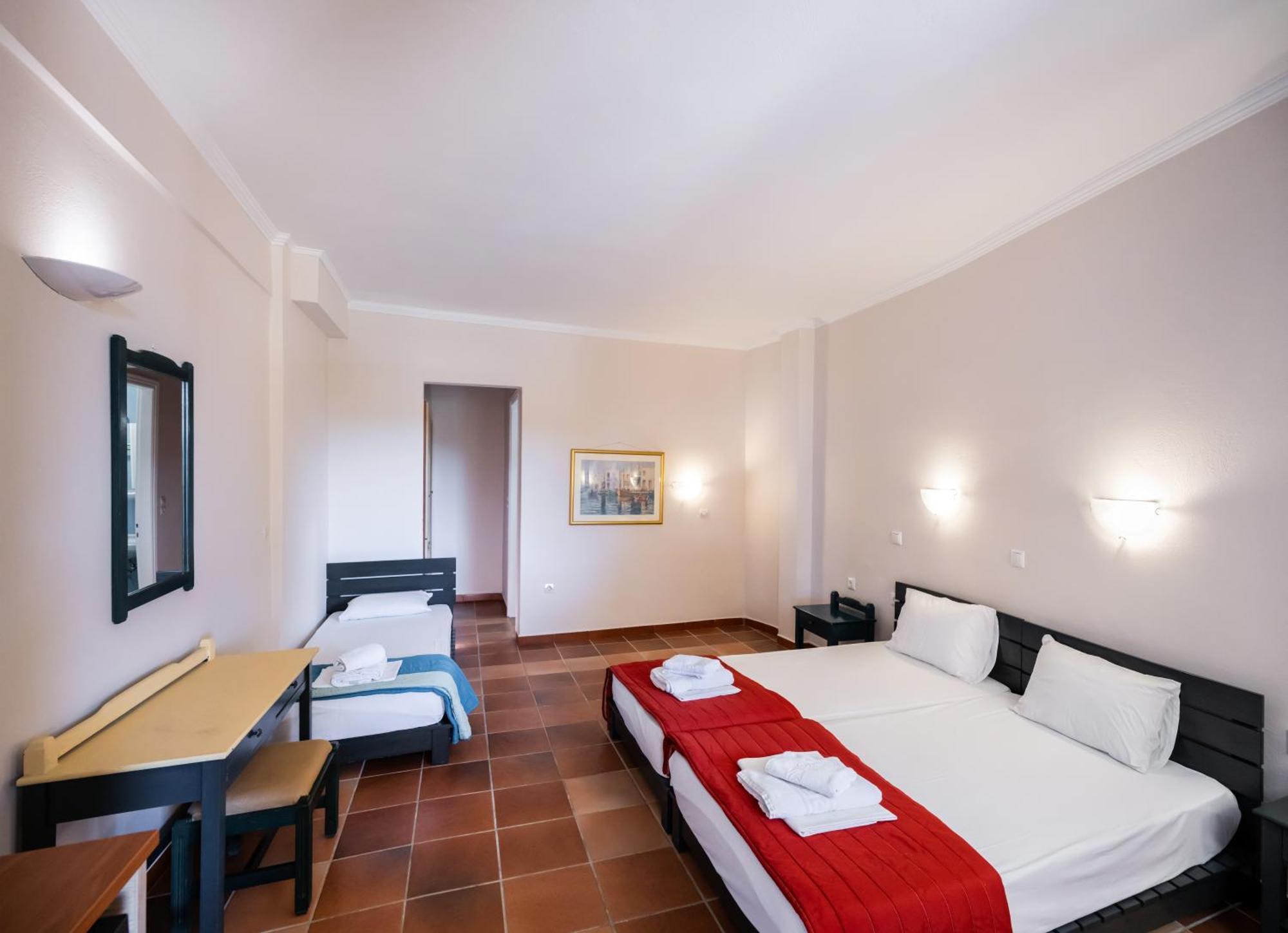 Ionio Hotel Нікіана Екстер'єр фото